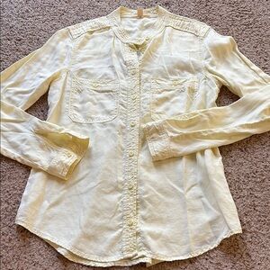 Cloth + Stone pale yellow Button-Up Shirt size S